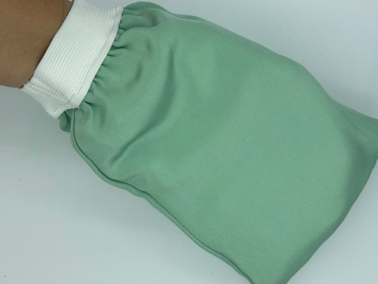 PURE SILK EXFOLIATING MITT - GREEN