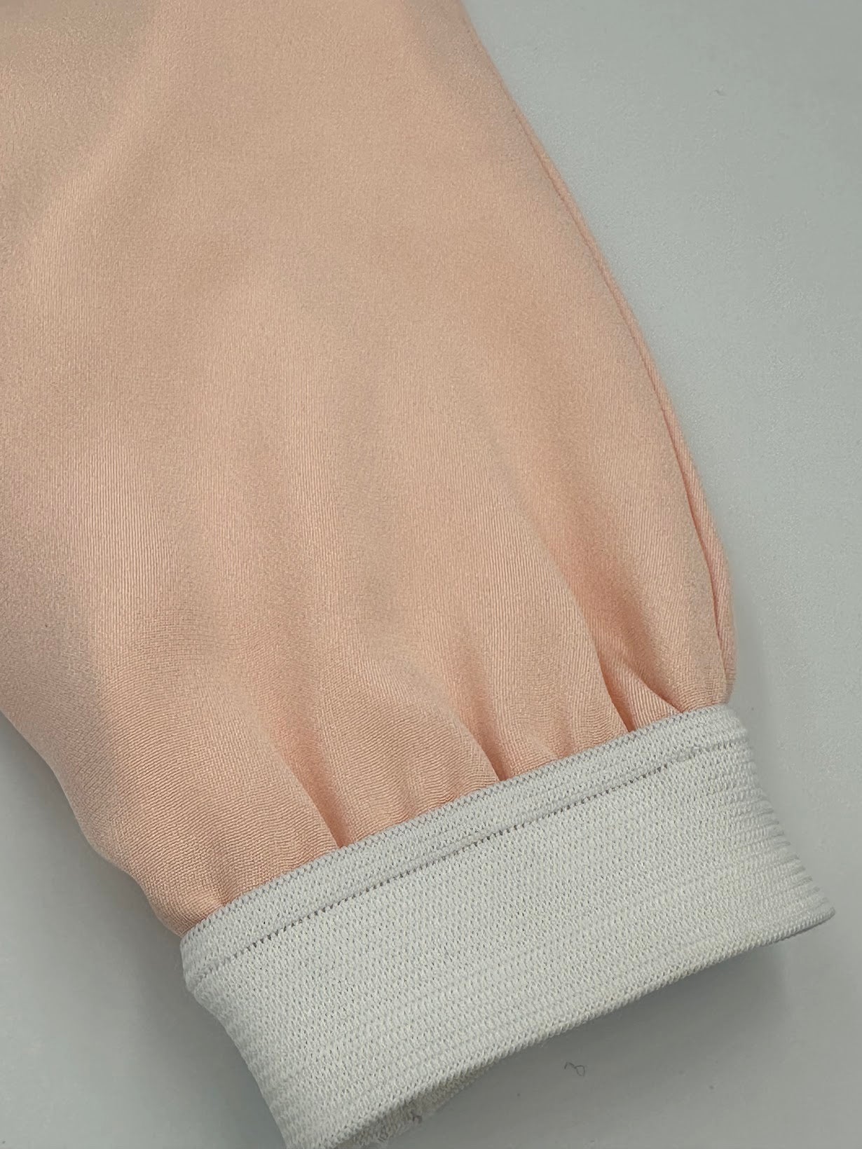 PURE SILK EXFOLIATING MITT - SALMON