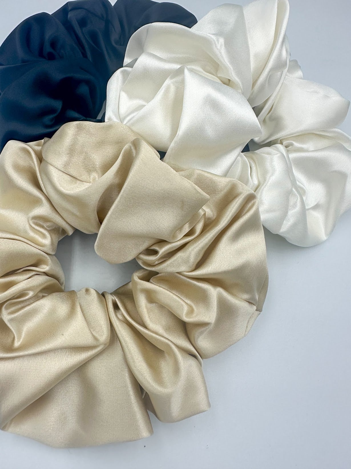 SILK SCRUNCHIE- LARGE SIZE - IVORY