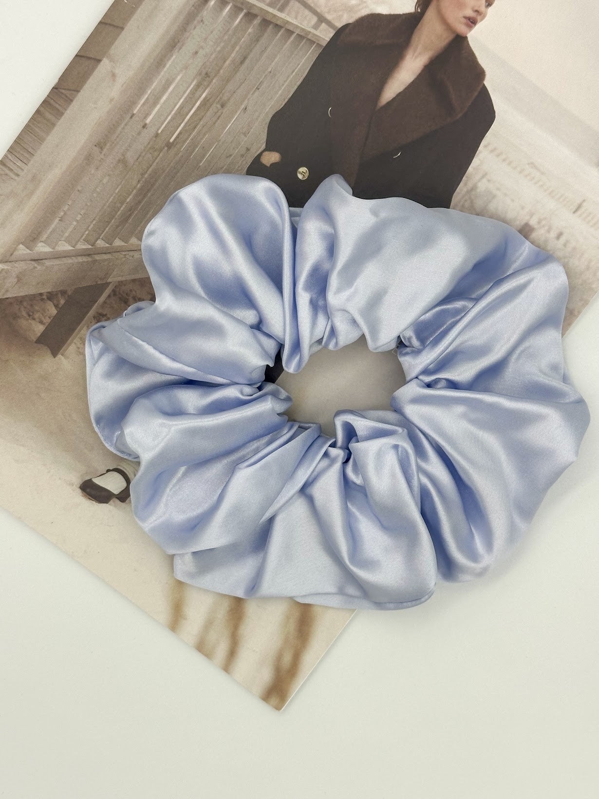 SILK SCRUNCHIE - LARGE SIZE - LIGHT BLUE