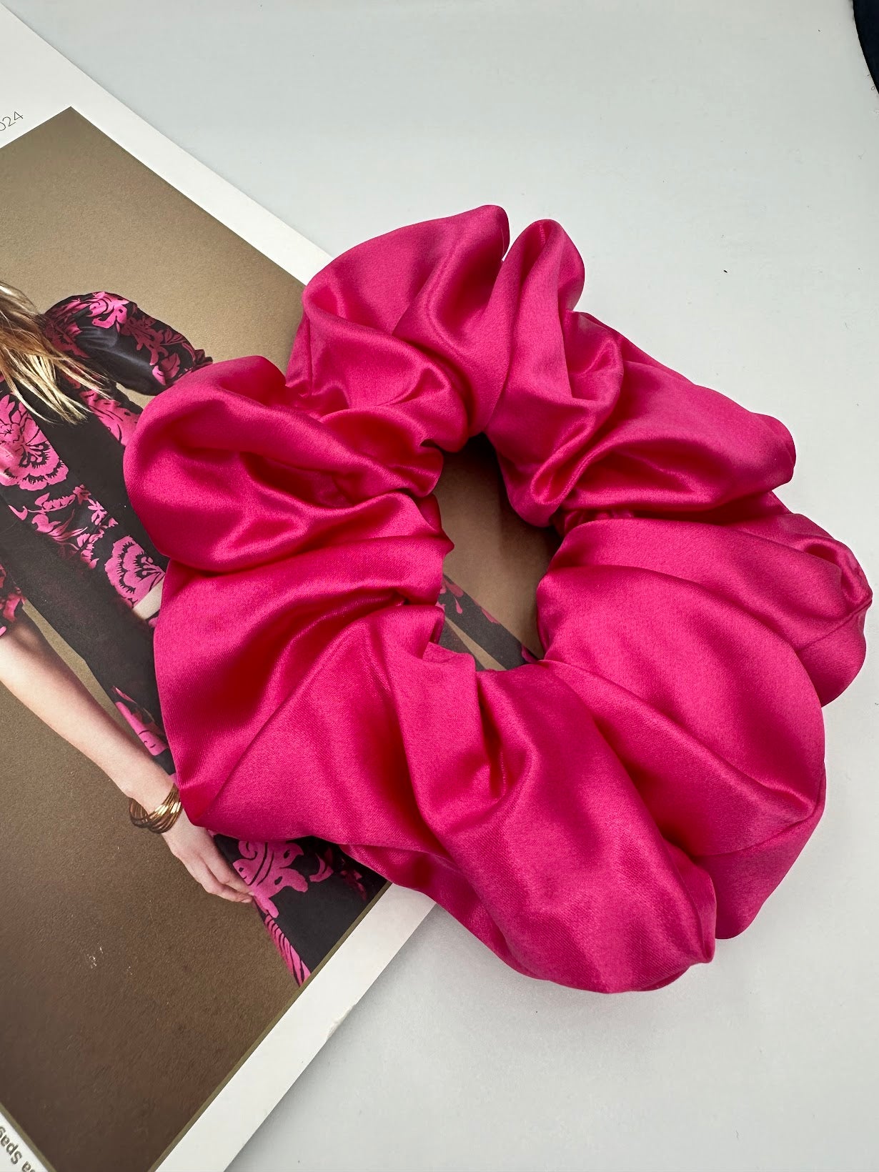 SILK SCRUNCHIE - LARGE SIZE - FUCHSIA