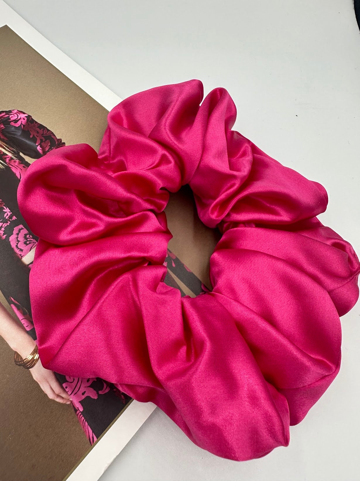 SILK SCRUNCHIE - LARGE SIZE - FUCHSIA