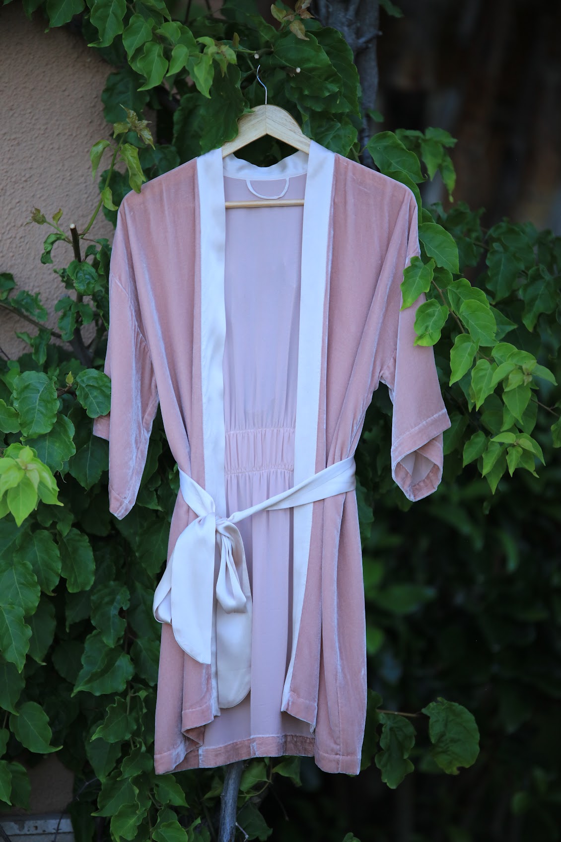 VELVET/SILK ROBE - PALE PINK