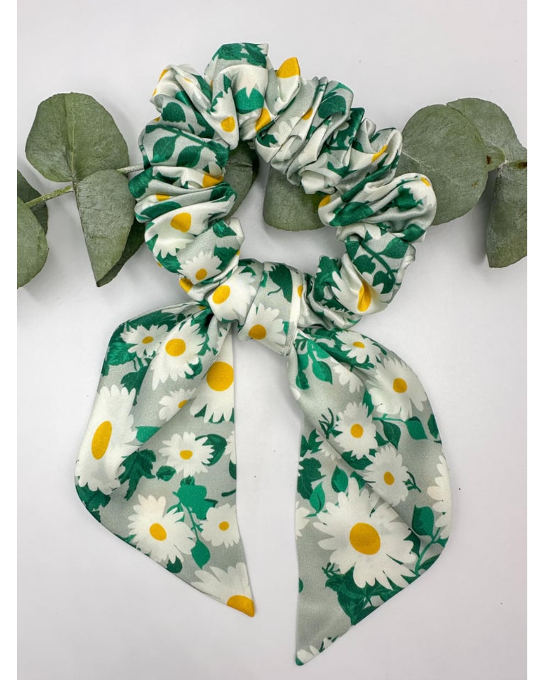 SILK BOW SCRUNCHIE - DAISY PRINT