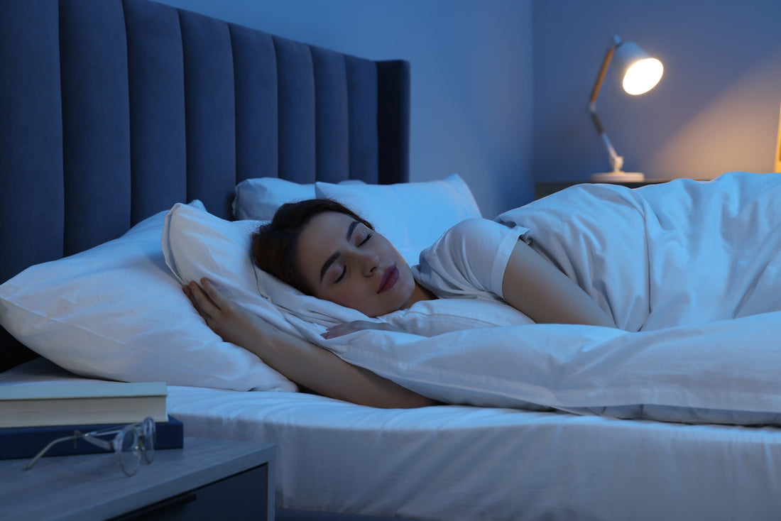 ¿Cómo se puede mejorar la calidad del sueño con almohadas rellenas de seda?