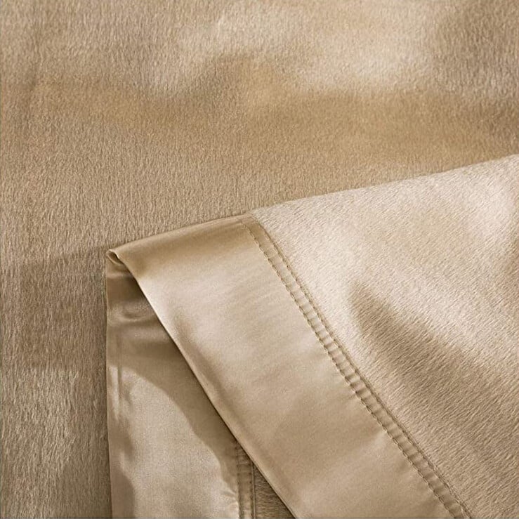 MANTA DE SEDA (100 % SEDA MORERA CON EL BORDE DE CHARMEUSE) COLOR CHAMPAN