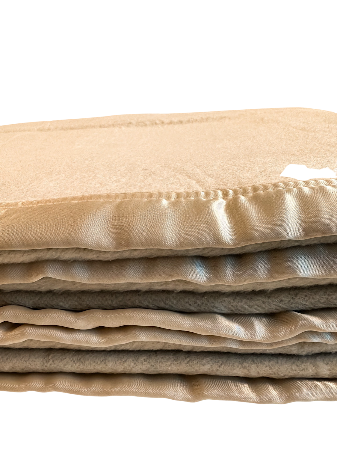 Las mantas de seda son muy suaves, acogedoras y cálidas; perfecto para acurrucarse en el sofá, la cama o de viaje. 