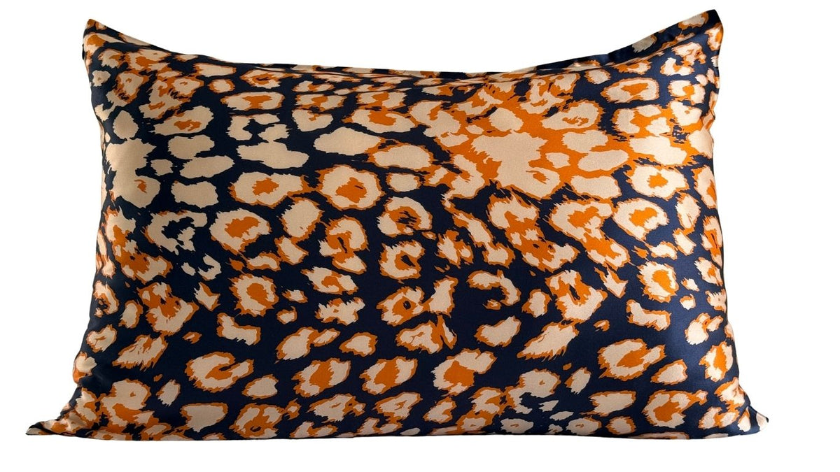 Funda de almohada de seda de morera con estampado animal en azul marino, beige y naranja