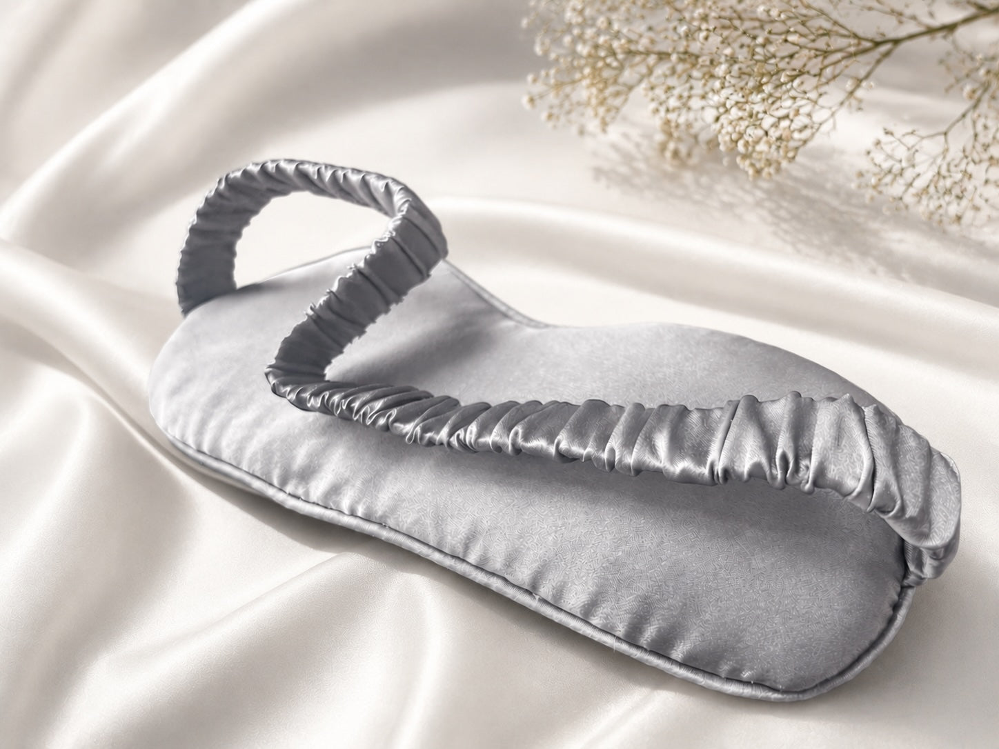 Lightweight and breathable  silk sleep mask for all-night comfort